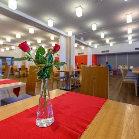 Hotel Atom Тршебич Екстер'єр фото