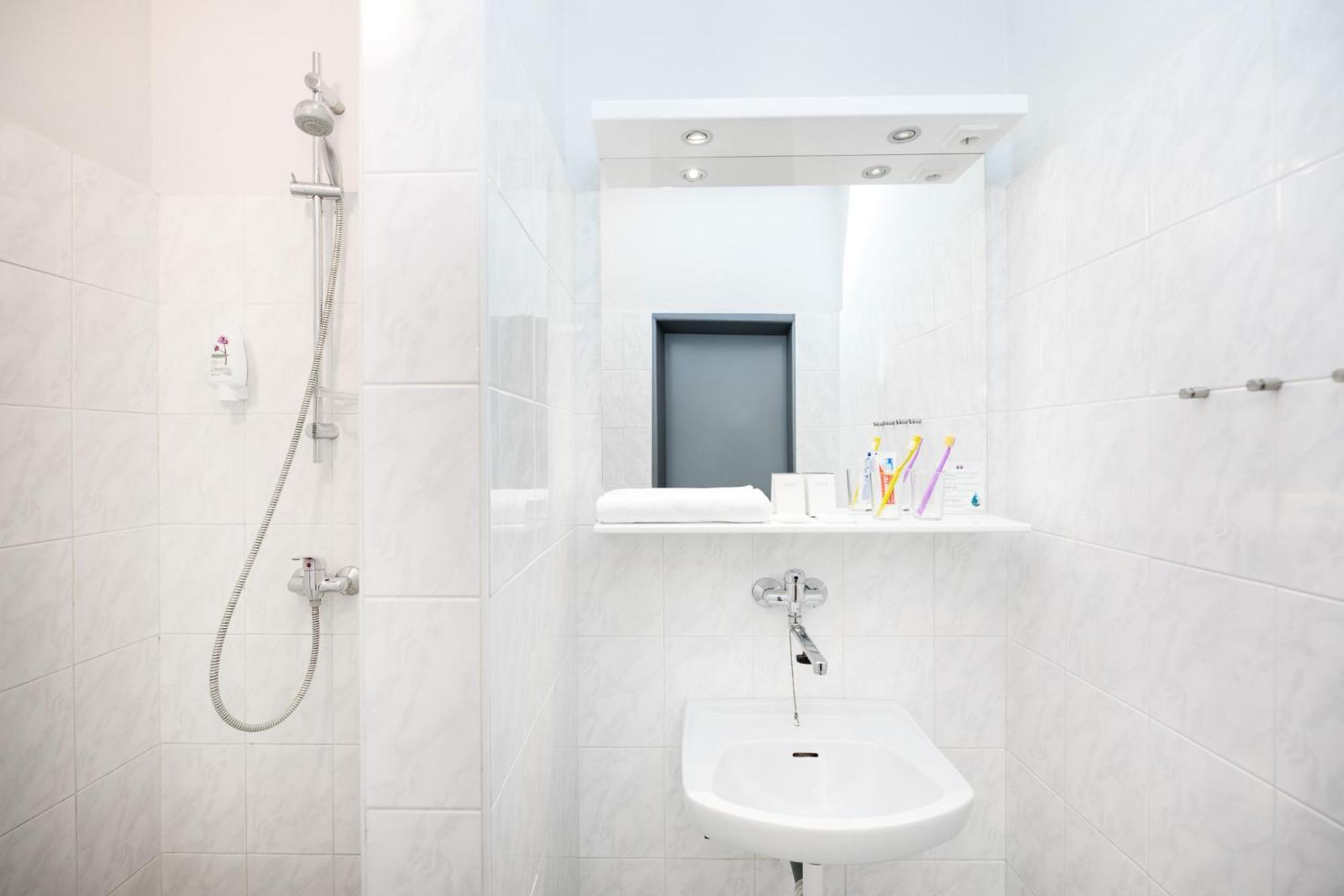 Hotel Atom Тршебич Екстер'єр фото