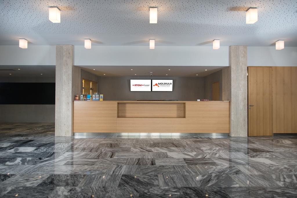 Hotel Atom Тршебич Екстер'єр фото